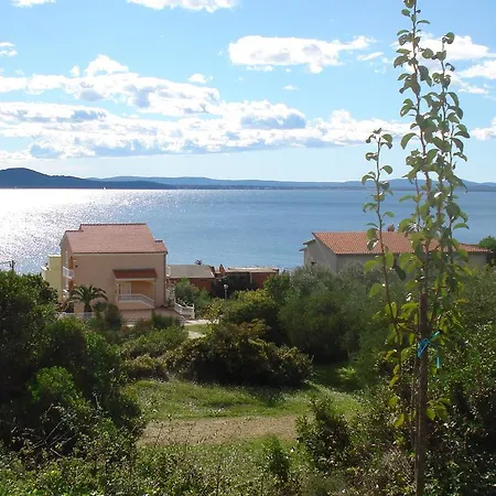 With Garden Διαμέρισμα Kožino