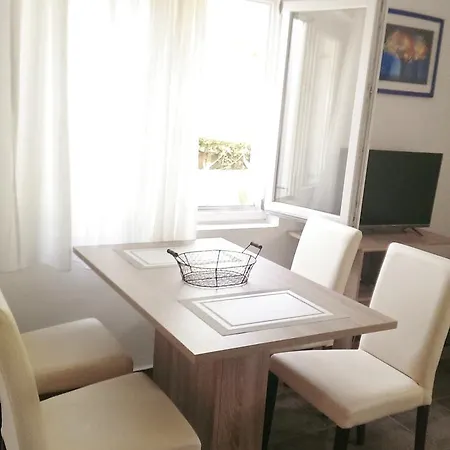 Nevena Apartmán *