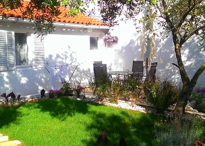 Daire With Garden Kožino