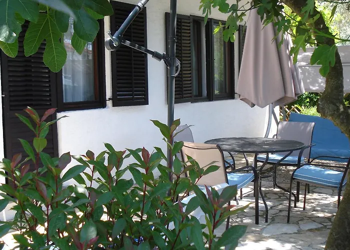 Daire With Garden *