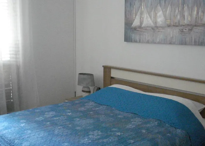 With Garden Appartement