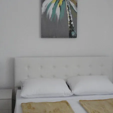 With Garden Appartement